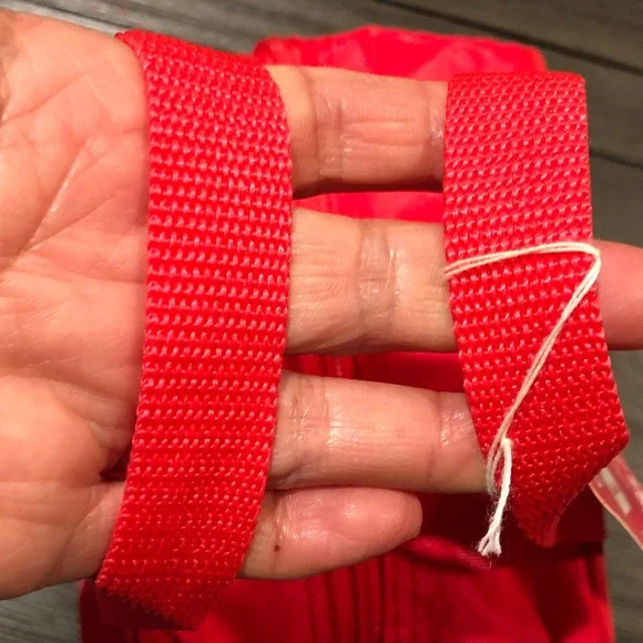 Hello Kitty Red Lunch Tote - Picture 13 of 13